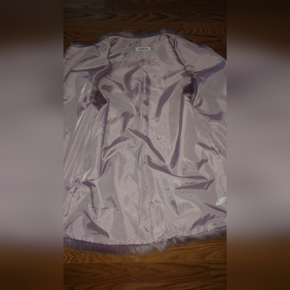 JustFab Faux Fur Vest - Picture 4 of 8